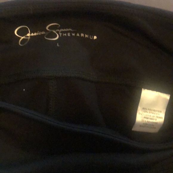 Jessica Simpson’s The warm up leggings - Picture 5 of 9